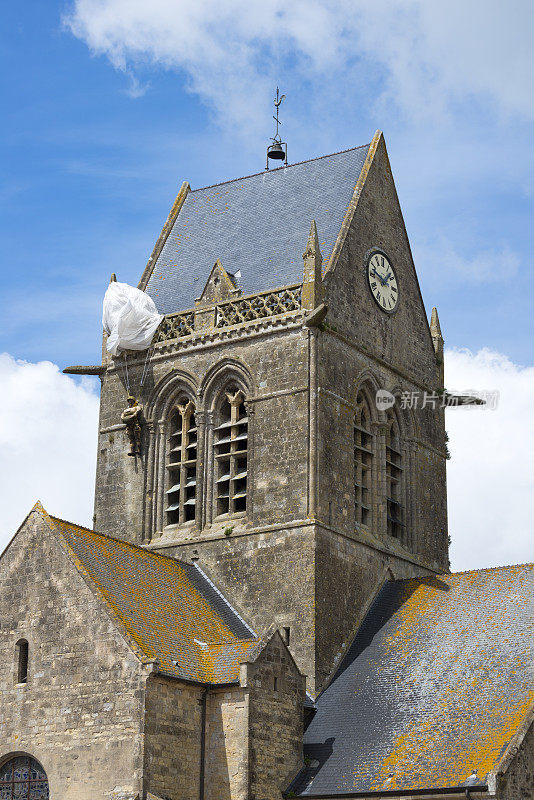 Sainte-Mere-Eglise 教堂的伞兵